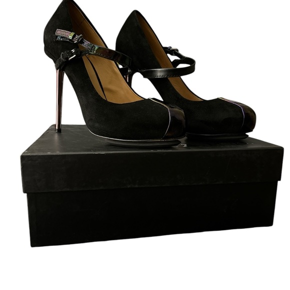 Elegant Black Stiletto Heels - Picture 8 of 11